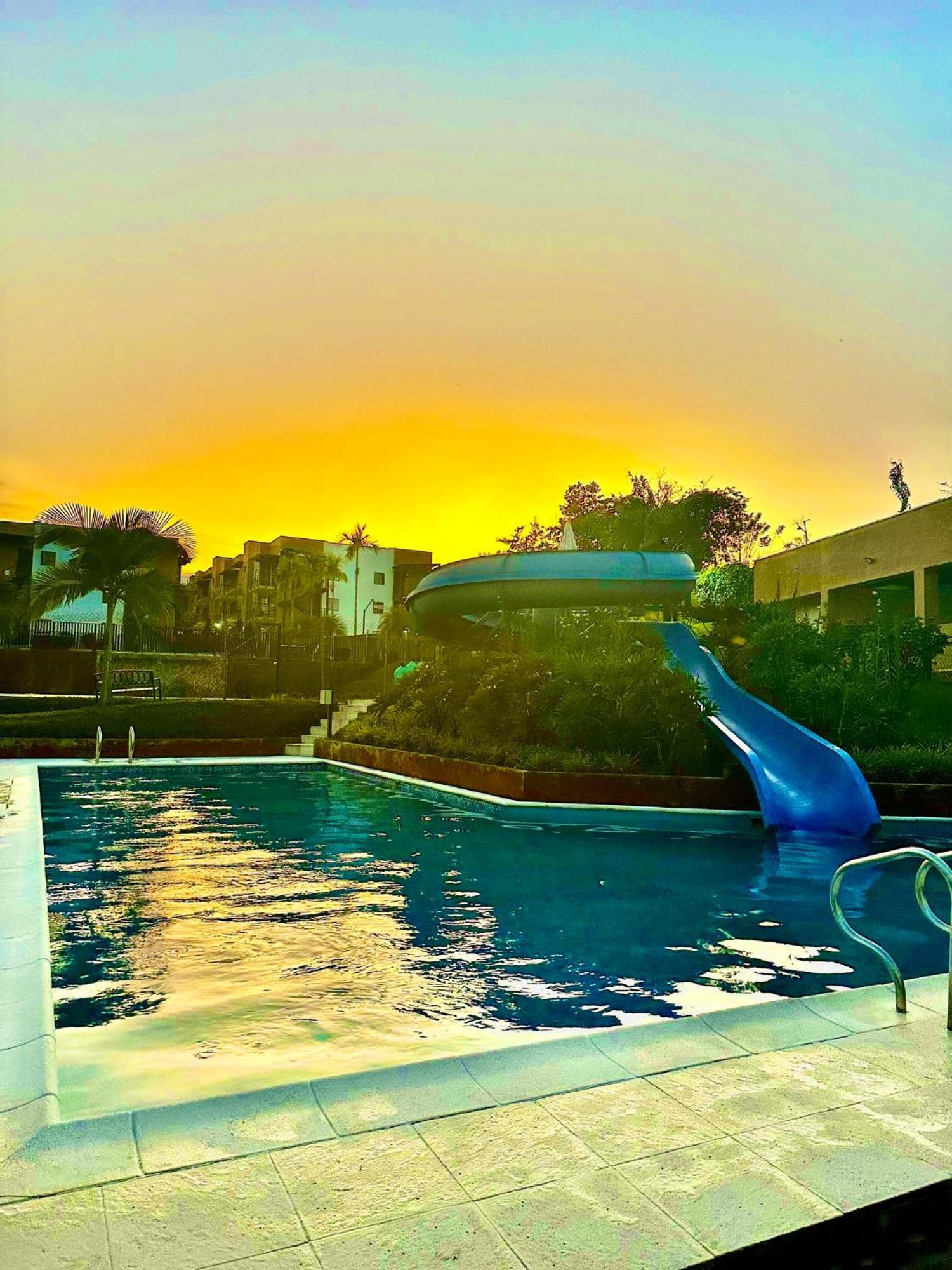 Apartamento Privado Vacacional A 5M Del Aeropuerto, 20 Minutos Del Parque Del Cafe Y Centro De Armenia Con 4 Piscinas, 3 Jacuzzi, Sauna By Molca Xperiences 2H 外观 照片
