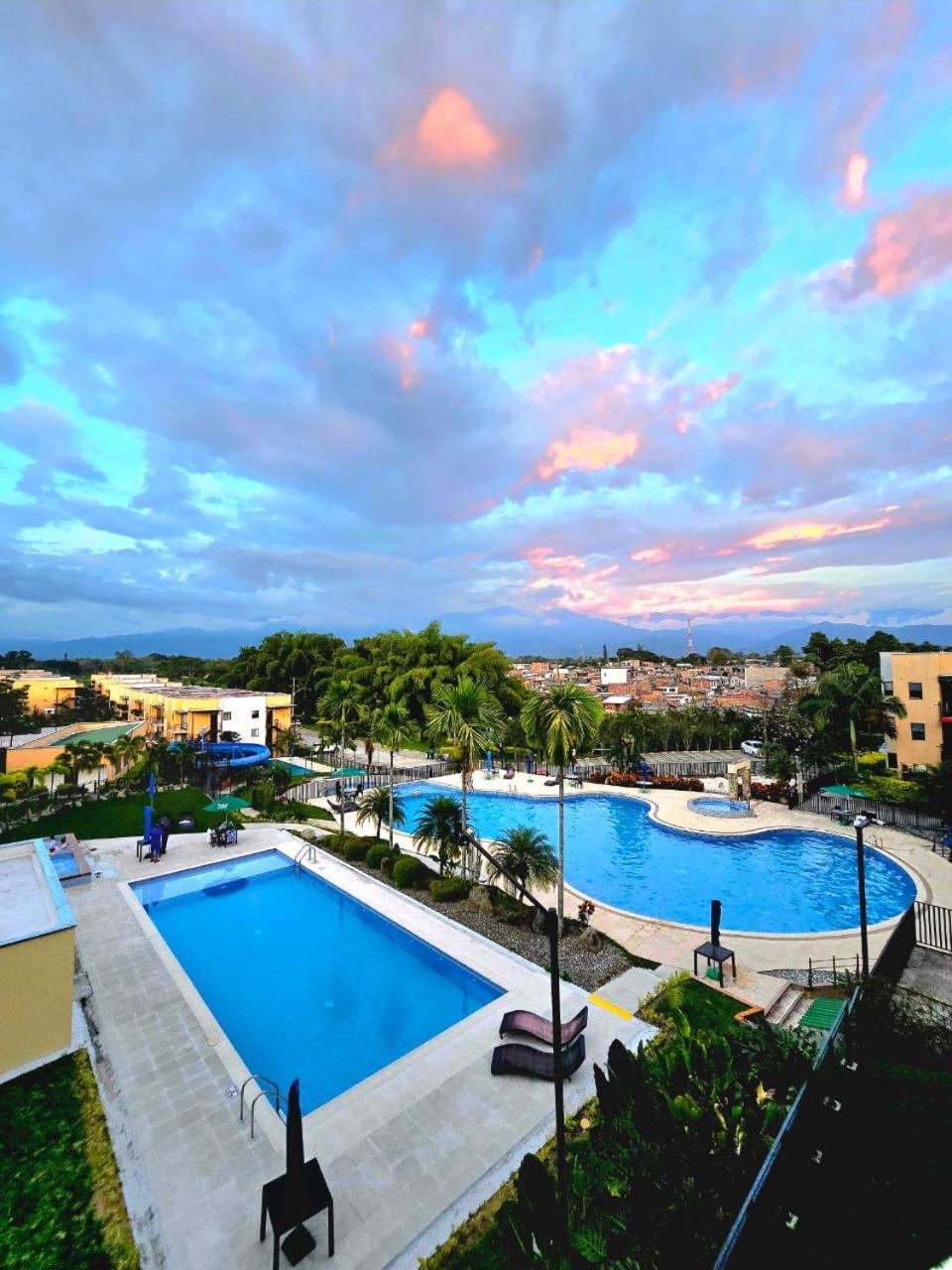 Apartamento Privado Vacacional A 5M Del Aeropuerto, 20 Minutos Del Parque Del Cafe Y Centro De Armenia Con 4 Piscinas, 3 Jacuzzi, Sauna By Molca Xperiences 2H 外观 照片